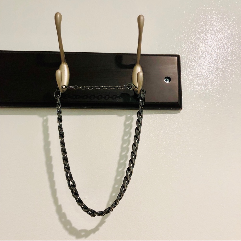 Black chain statement necklace